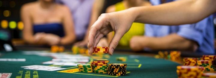 Как правильно разыграть 12 при 2 у дилера