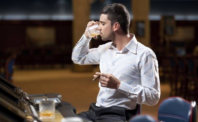 Казино буквально напичкано уловками для притяжения игроков